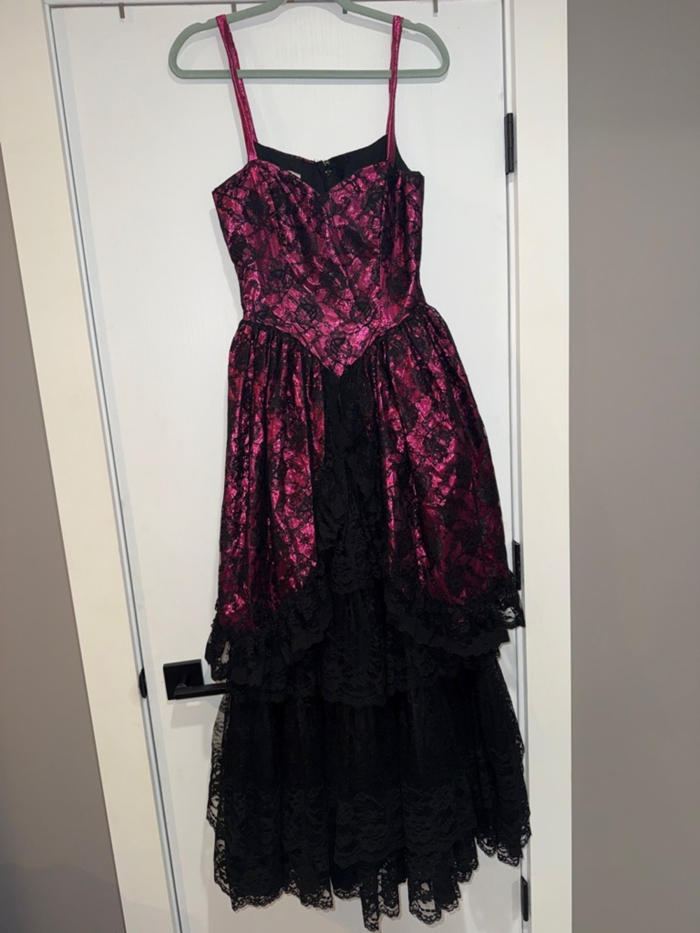 Loralie Original Vintage size 6 dress. Absolutely incredible piece